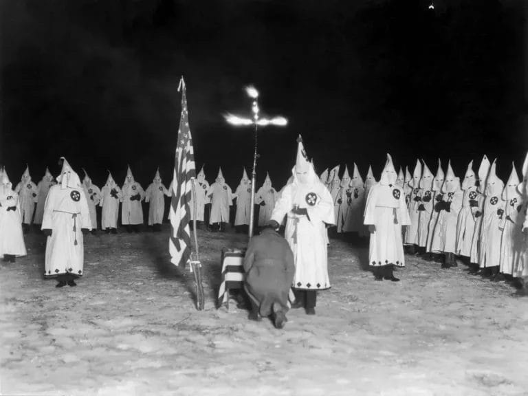 KKK: Ang mga Paniniwalang Racist, Mapangahas na Kasaysayan, at Kultural na Epekto ng Ku Klux Klan sa Amerika